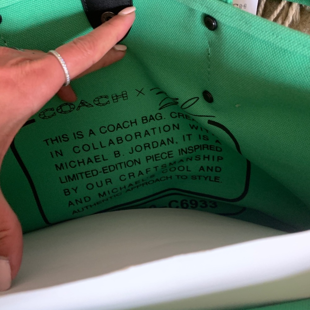 SOLD⛔️Authentic COACH 1941 Canvas/leather DINOSAUR L.Edition Michael Jordan tote - Picture 3 of 14